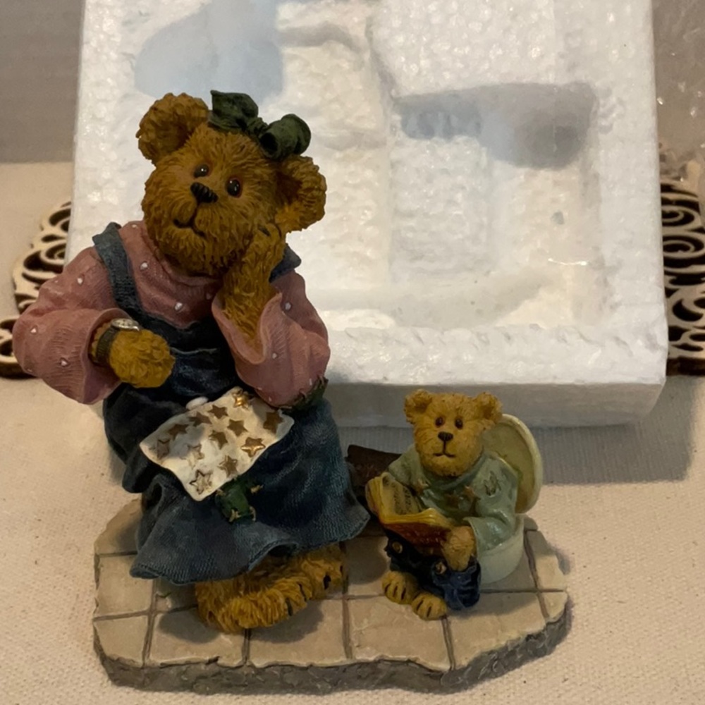 Boyds Bears Momma with Taylor figure. Potty training..